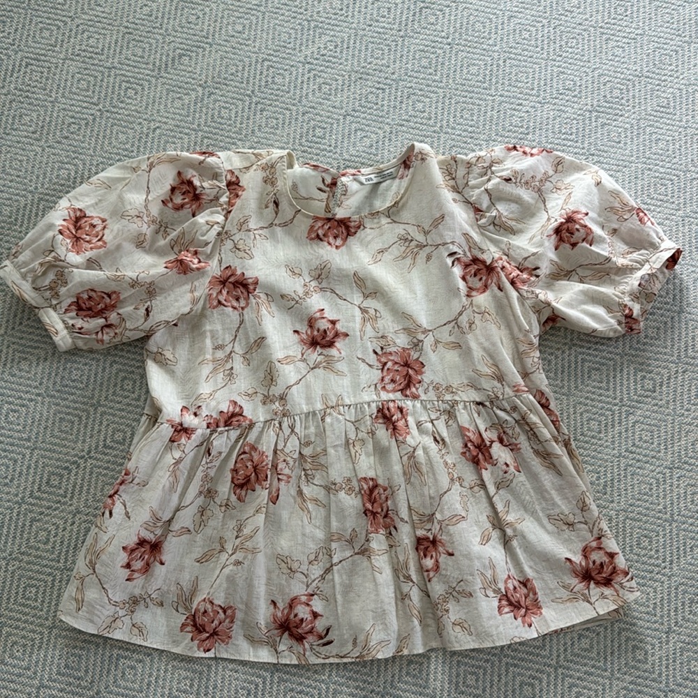 Zara top never worn